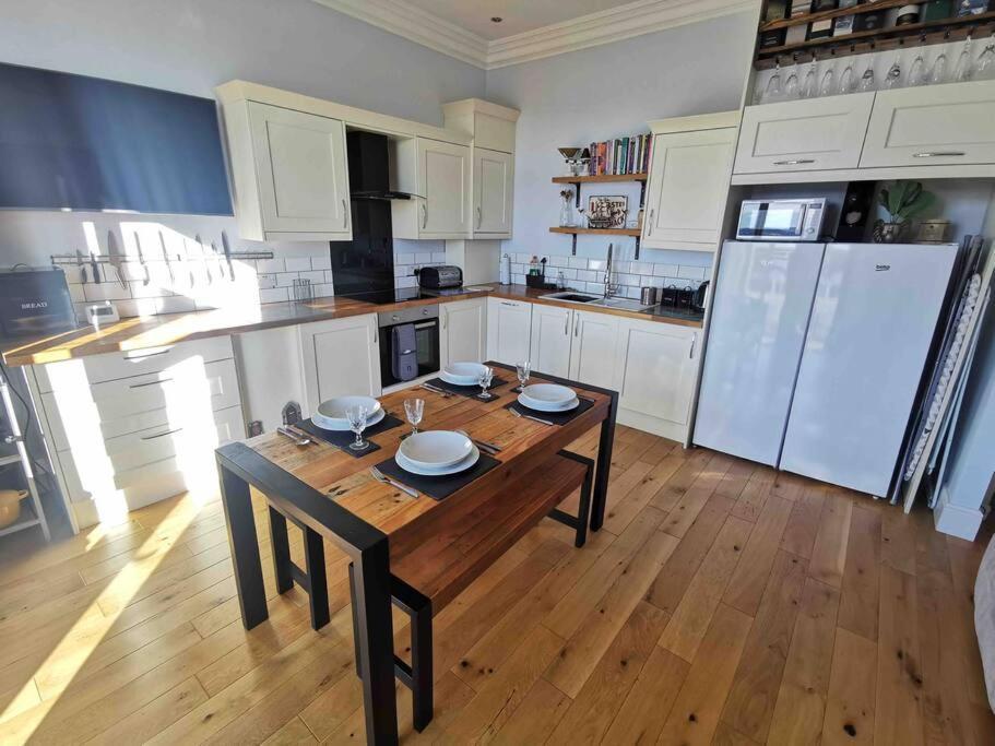 Number 7 Torquay Stunning Sea Views Appartamento Esterno foto